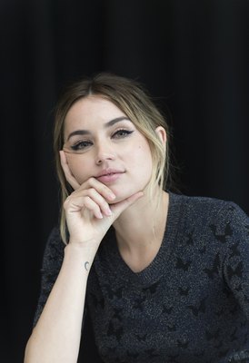 Ana De Armas Poster 2870615