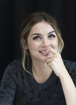 Ana De Armas Poster 2870617