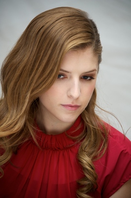 Anna Kendrick Poster 2221639