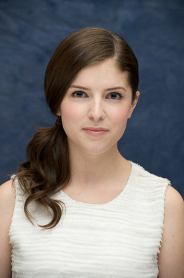 Anna Kendrick Poster 2244446