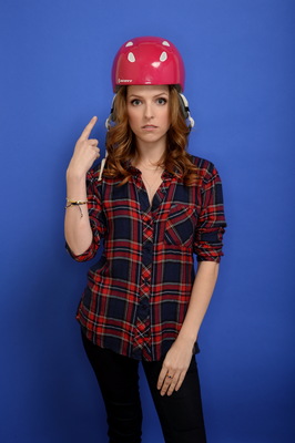 Anna Kendrick Poster 2374816