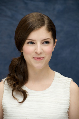 Anna Kendrick Poster 2419041