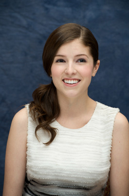 Anna Kendrick Poster 2419043