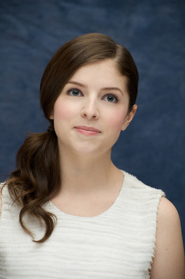 Anna Kendrick Poster 2419045