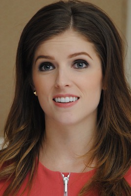 Anna Kendrick Poster 2491990