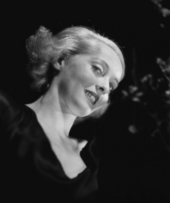 Bette Davis Poster 1527070