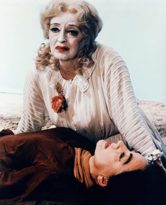 Bette Davis Poster 2554669