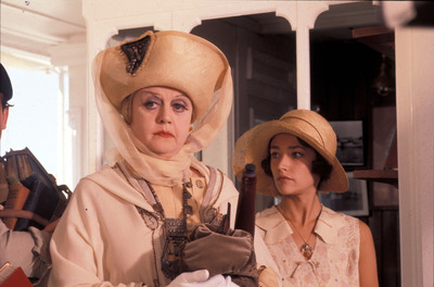 Bette Davis Poster 2675251