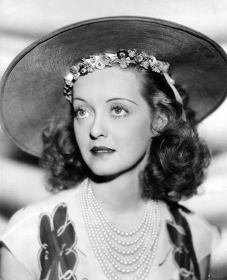Bette Davis Poster 2675266