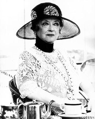 Bette Davis Poster 2675291