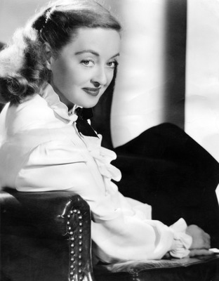 Bette Davis Poster 2675340