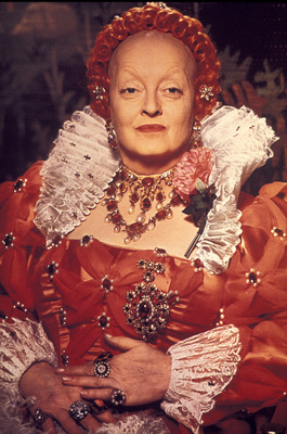 Bette Davis Poster 2675391