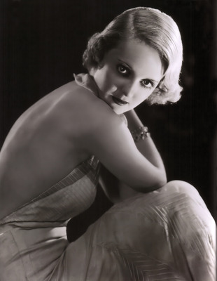 Bette Davis Poster 2675472