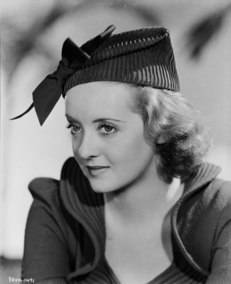 Bette Davis Poster 2675521