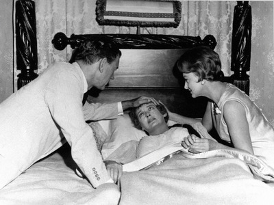 Bette Davis Poster 2675557