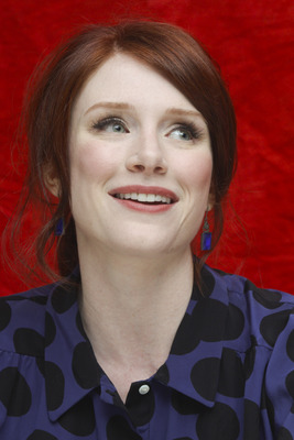 Bryce Dallas Howard Poster 2355483