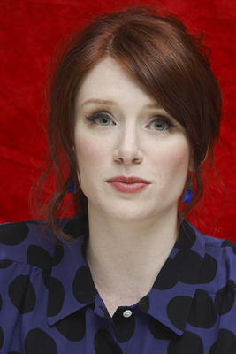 Bryce Dallas Howard Poster 2355490