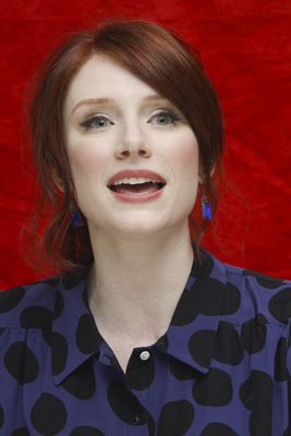 Bryce Dallas Howard Poster 2355510