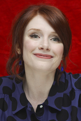 Bryce Dallas Howard Poster 2355516