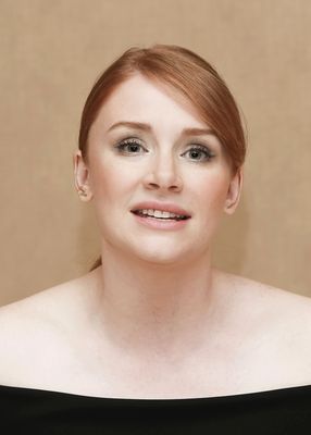 Bryce Dallas Howard Poster 2627385