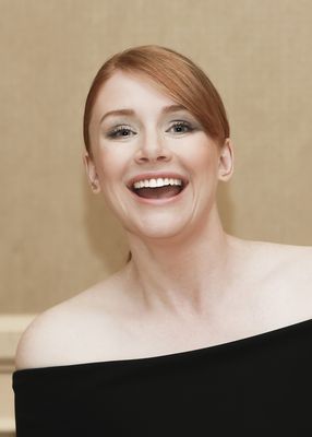 Bryce Dallas Howard Poster 2627410
