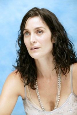 Carrie Anne Moss Poster 1449232