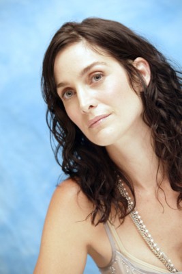 Carrie Anne Moss Poster 1449234
