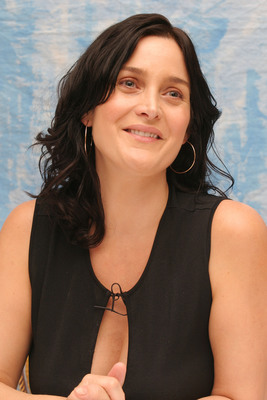Carrie Anne Moss Poster 2276674