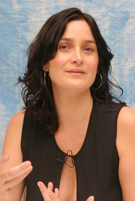 Carrie Anne Moss Poster 2276692