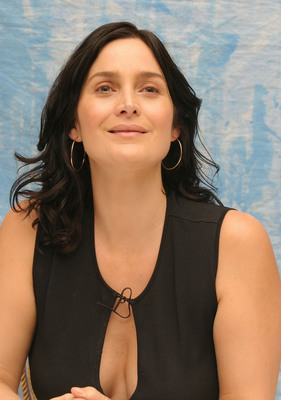 Carrie Anne Moss Poster 2276694