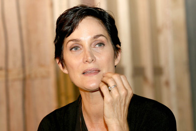 Carrie Anne Moss Poster 2860620