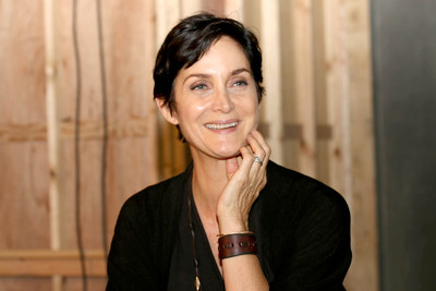 Carrie Anne Moss Poster 2860623