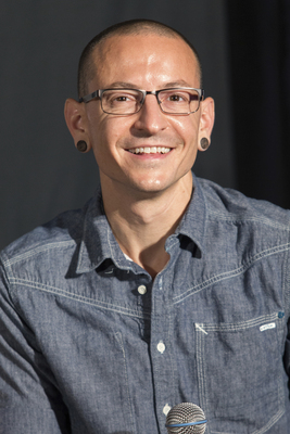 Chester Bennington Poster 2719095