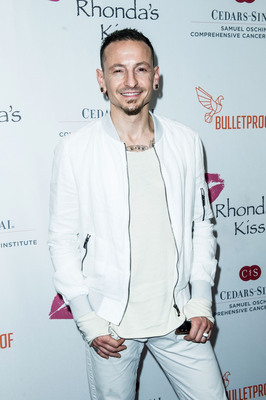 Chester Bennington Poster 2719097