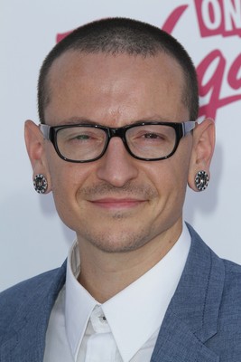 Chester Bennington Poster 2719104