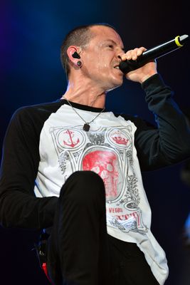 Chester Bennington Poster 2719105