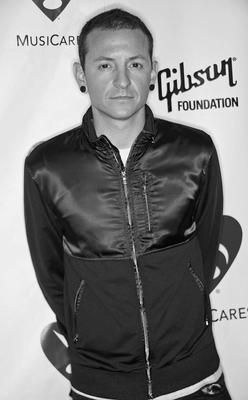 Chester Bennington Poster 2719114