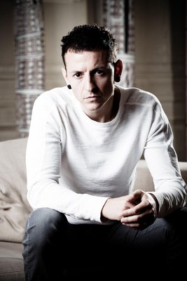 Chester Bennington Poster 2719115