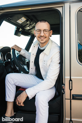 Chester Bennington Poster 2719119