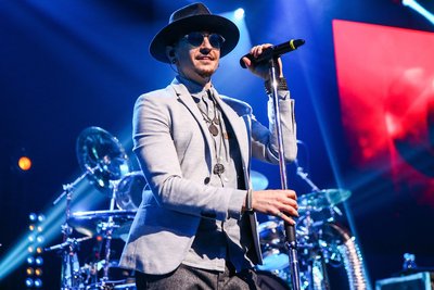 Chester Bennington Poster 2719121