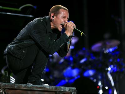 Chester Bennington Poster 2719125