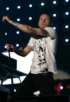 Chester Bennington Poster 2719148