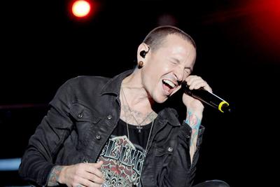 Chester Bennington Poster 2719162