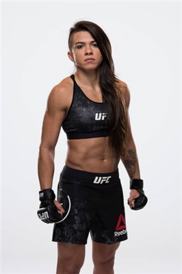 Claudia Gadelha Poster 3515095