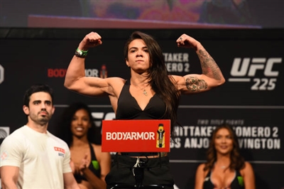 Claudia Gadelha Poster 3515141