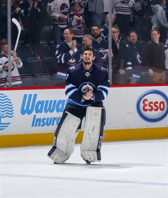 Connor Hellebuyck Poster 3530913