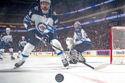 Connor Hellebuyck Poster 3530943