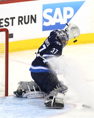 Connor Hellebuyck Poster 3530988