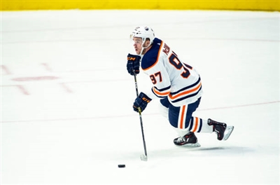Connor Mcdavid Poster 3525640