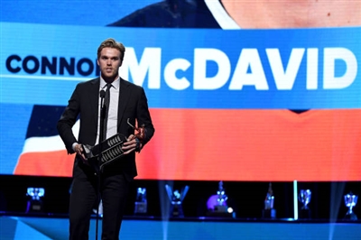 Connor Mcdavid Poster 3525897